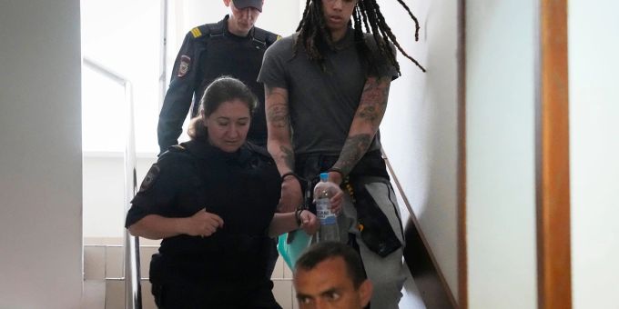 Die Basketballerin Brittney Griner befindet sich in Moskau in Untersuchungshaft. Die Basketballerin Brittney Griner befindet sich in Moskau in Untersuchungshaft.