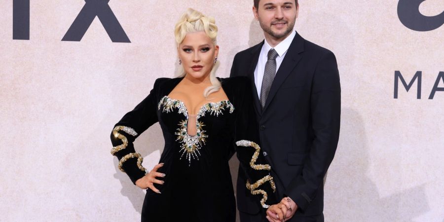 Sängerin Christina Aguilera kam mit Partner Matthew Rutler zur amfAR-Gala nach Frankreich.