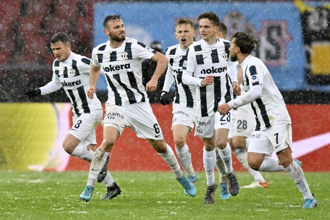 Der FC Zürich darf sich schon bald über den Meistertitel freuen. FC Zürich