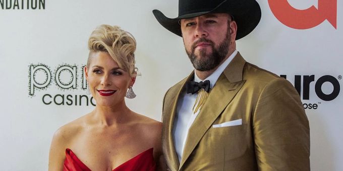 Chris Sullivan und seine Ehefrau Rachel erwarten im November ein Mädchen. Sullivan