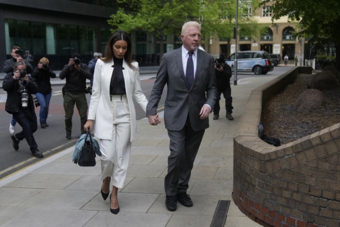 Boris Becker und Lilian de Carvalho Monteiro auf dem Weg zum Gericht in London am 29. April 2022. Becker
