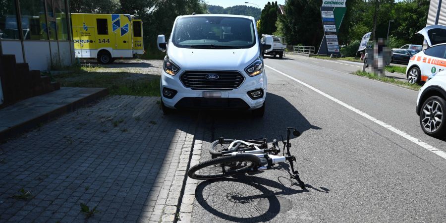 Zuzwil: Unfall zwischen Auto und E-Bike