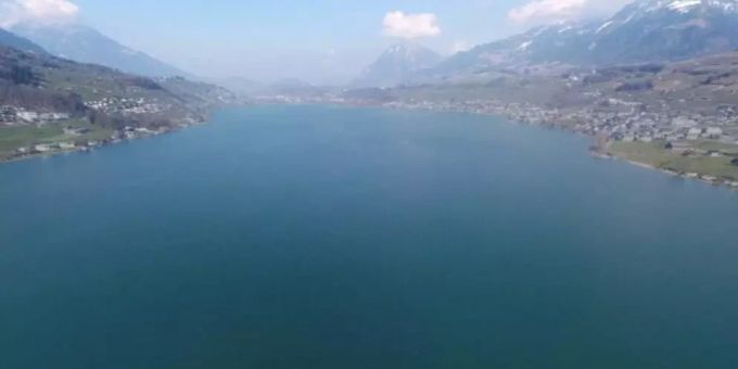 Junger Mann im Sarnersee vermisst.