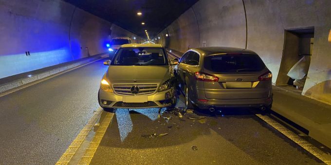 Grellingen, Eggfluhtunnel BL – Komplett Sperrung wegen Unfall. Basel-Landschaft
