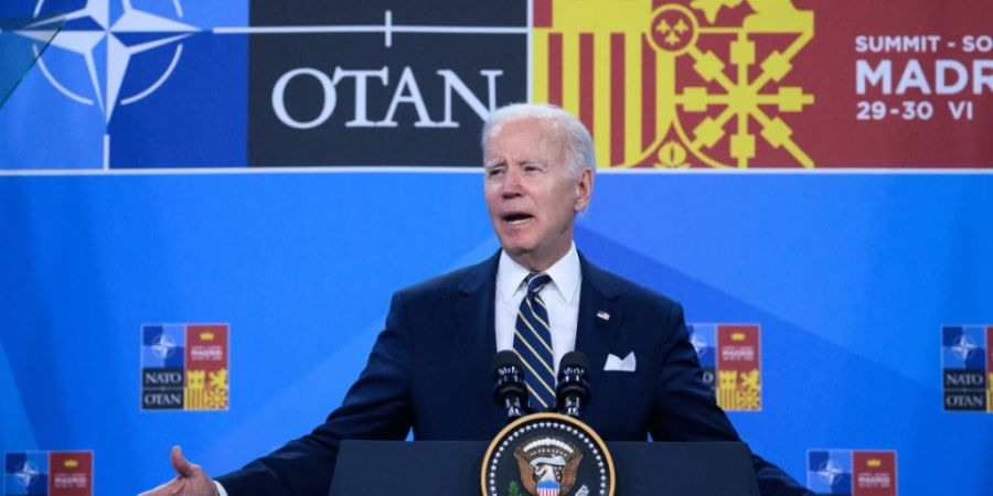 US-Präsident Joe Biden äussert sich bei einer Pressekonferenz zum Abschluss des Nato-Gipfels in Madrid. Foto: Bernd von Jutrczenka/dpa