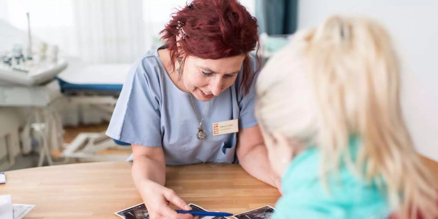 Kinder und Schwangere die sich vegan ernähren, sollten dies nur unter ärztlicher Aufsicht tun.