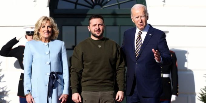 «Niemals ergeben» - Selenskyj erhält im US-Kongress stehende Ovation