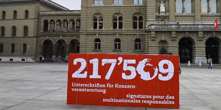 Konzernverantwortung Petition eingereicht