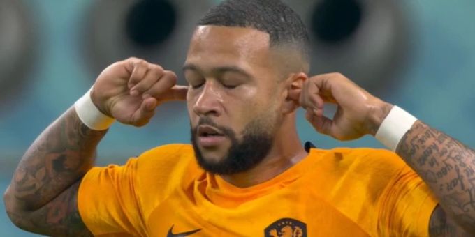Memphis Depay mit seinem Torjubel-Klassiker nach seinem Führungstor. wm 2022