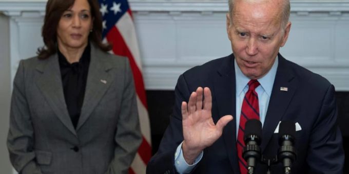 Biden mit seiner Stellvertreterin Kamala Harris im Weissen Haus. Biden mit seiner Stellvertreterin Kamala Harris im Weissen Haus.