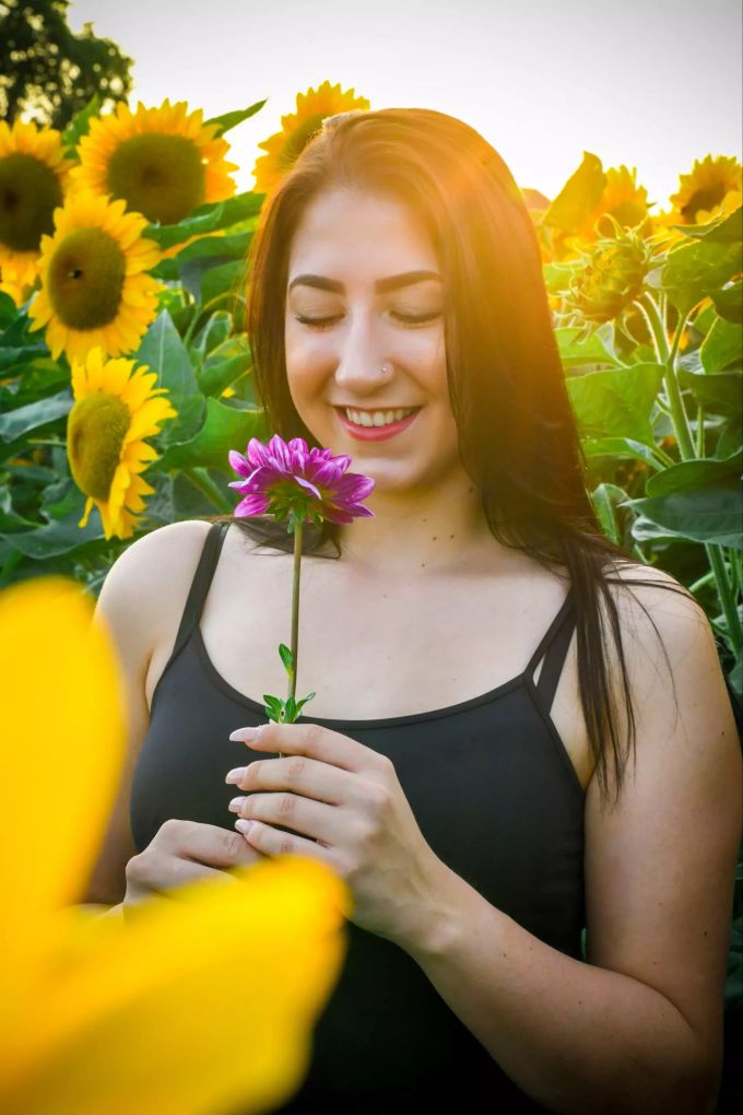 Blumiges Portrait von Fabienne Zahnd in Hohenrain, Luzern. Fabienne Zahnd