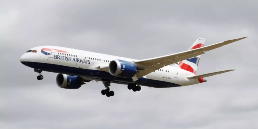 Maschine der BA im Anflug auf Heathrow