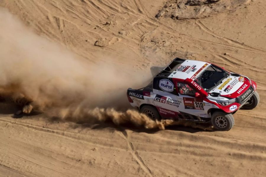 Parallel zu seinem Indy-500-Traum geht der Spanier auch offroad: 2020 startet er erstmals bei der Rally Dakar und schlägt sich wacker.