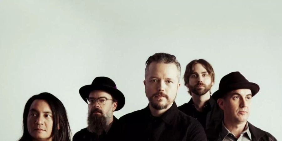 Kerniger Folkrock: Jason Isbell & The 400. Foto: Alysse Gafkjen