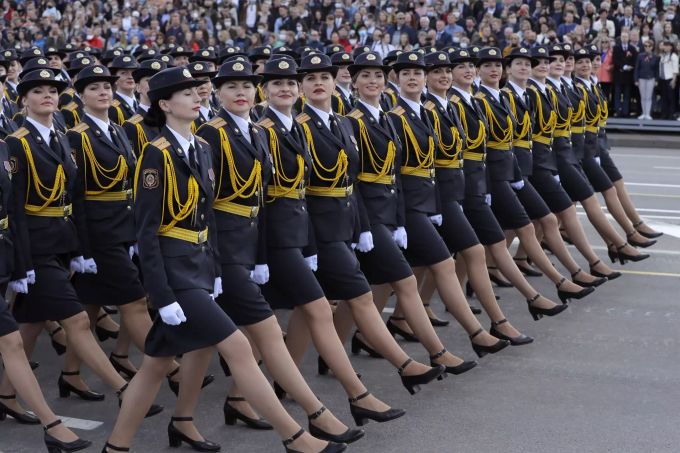 Zum 75. Jahrestag des Kriegsendes in Europa hielt Belarus als weltweit einziges Land eine Militärparade ab. Virus Outbreak