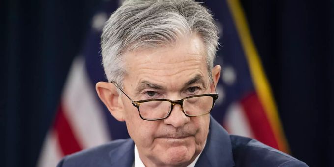 Die US-Notenbank Fed unter der Führung von Jerome Powell hat die Ausweitung ihrer Hilfsprogramme auf Gemeinden und kleinere Städte ausgedehnt. (Archivbild) Fed Hilfe Land