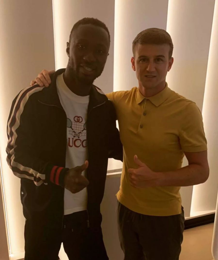 ...oder Naby Keita (l.) vertrauen auf die Dienste des jungen Zahnarztes.