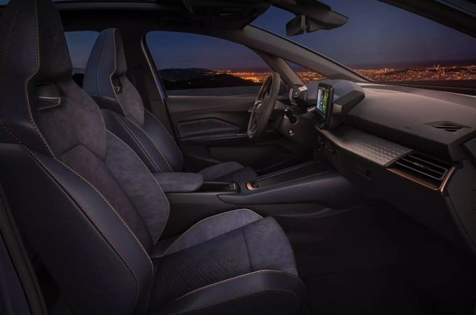 Recyclingmaterial und Kupferakzente treffen auf Sportsitze und Cupra-Race-Modus 2021 Cupra el-Born
