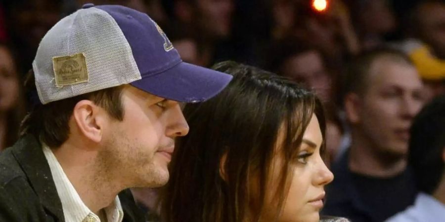 Ashton Kutcher und Mila Kunis enagagieren sich. Foto: Michael Nelson/epa/dpa