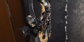 Wattwil SG - E-Roller fängt in Hauseingang Feuer
