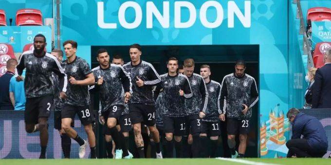 Mit drei Änderungen in der Startelf startet die DFB-Elf im Prestigeduell gegen England. Foto: Christian Charisius/dpa Mit drei Änderungen in der Startelf startet die DFB-Elf im Prestigeduell gegen England. Foto: Christian Charisius/dpa