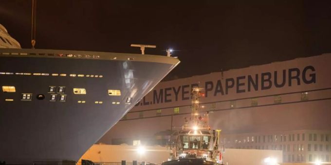 Der kriselnde Kreuzfahrtschiffbauer Meyer-Werft will in Papenburg Stellen abbauen. Foto: Mohssen Assanimoghaddam/dpa Der kriselnde Kreuzfahrtschiffbauer Meyer-Werft will in Papenburg Stellen abbauen. Foto: Mohssen Assanimoghaddam/dpa