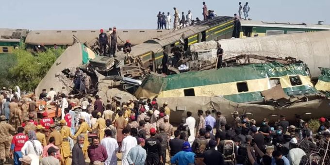 60 Verletzte - Mindestens 33 Tote bei schwerem Zugunglück in Pakistan