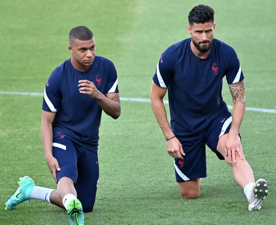 Kylian Mbappé und Olivier Giroud sollen das Heu nicht auf der gleichen Bühne haben.