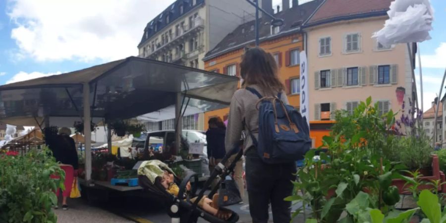 Tausende von Besucherinnen und Besuchern waren an diesem Wochenende auf den Strassen von La Chaux-de-Fonds und Le Locle unterwegs.