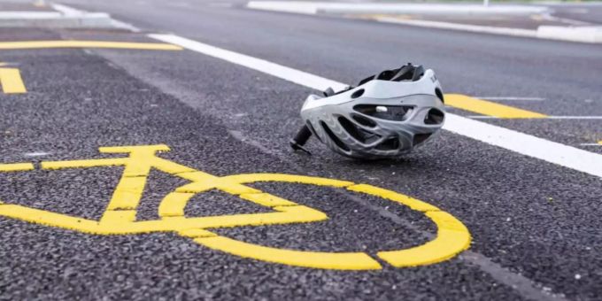 Am Velo entstand geringer Sachschaden. Unfall