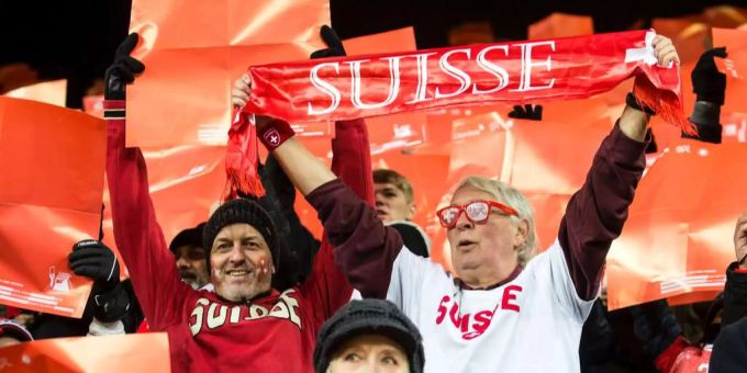 Fanartikel gefragt - Fussball-Fieber breitet sich allmählich aus