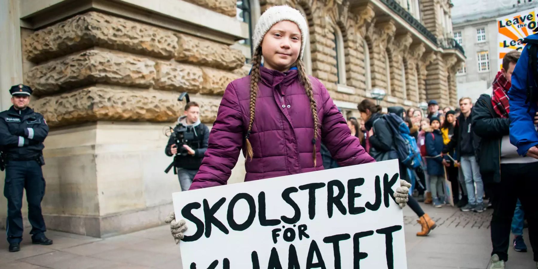 greta-thunberg-kein-eigenes-bett-sie-schl-ft-auf-wg-sofa-nau-ch