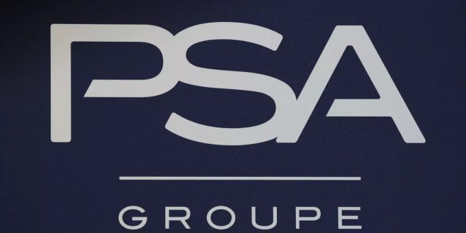 Das Logo von PSA. (AP Photo/Christophe Ena, File) Italy Fiat Chrysler automobiles