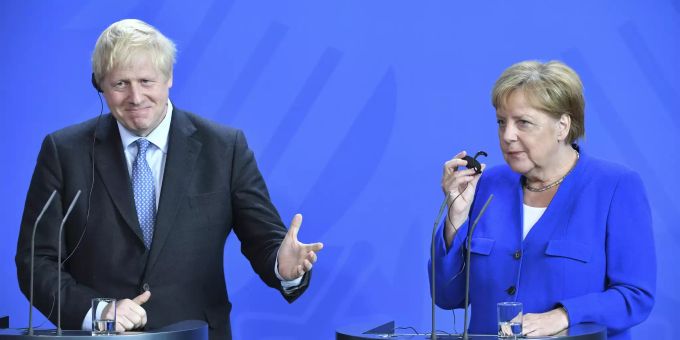 Im August besuchte Boris Johnson Angela Merkel in Berlin. Gestern Montag sollen sie sich in einem Telefonat über den Brexit unterhalten haben. Boris Johnson Brexit Taktik