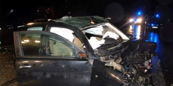 Zerstörtes Auto nach Unfall bei Limburg Zerstörtes Auto nach Unfall bei Limburg