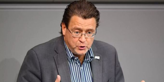 Stephan Brandner (AfD) während einer Sitzung des Bundestages. Foto: Soeren Stache/dpa-Zentralbild/dpa Stephan Brandner (AfD) während einer Sitzung des Bundestages. Foto: Soeren Stache/dpa-Zentralbild/dpa