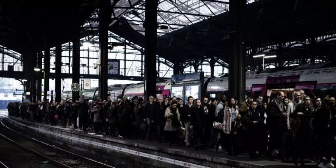 Wegen Streiks - Verkehr in Frankreich lahmgelegt