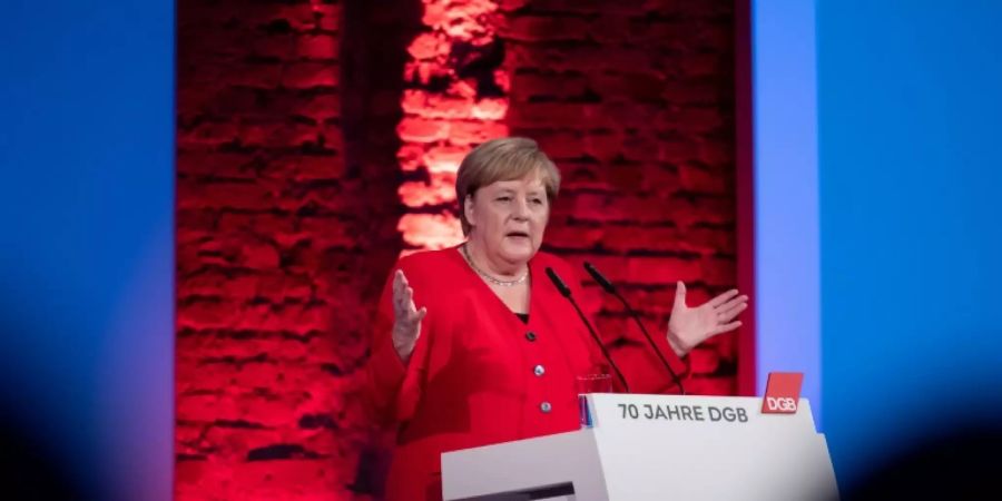 Merkel bei DGB-Festakt