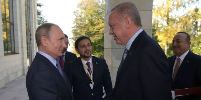 Putin empfängt Erdogan in Sotschi Putin empfängt Erdogan in Sotschi