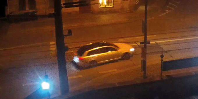 Der helle Audi A6 mit dunklem Dach war kurz nach der Tat in einer Tiefgarage in Dresden abgestellt und angezündet worden. Fluchtfahrzeug einbruch Grünes Gewölbe