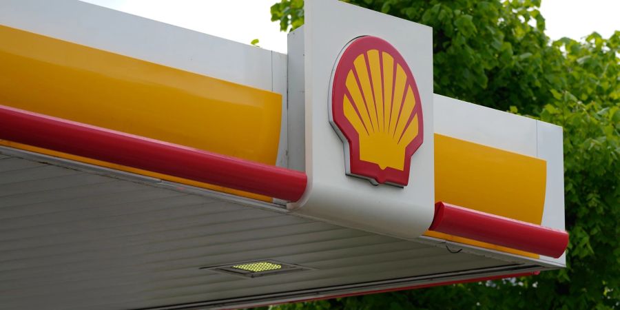 Unternehmen wie Shell und BP gelten als Krisengewinner - von ihren Milliardeneinnahmen will nun auch die britische Regierung profitieren.