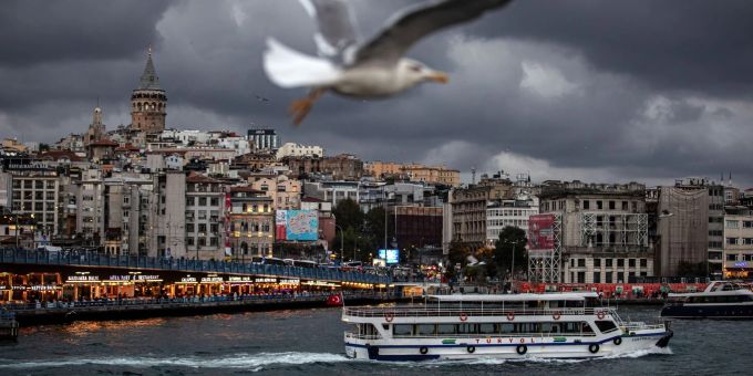 Stadtansicht auf Istanbul. In der Türkei galoppiert die Inflation und legt noch weiter an Tempo zu. Türkei