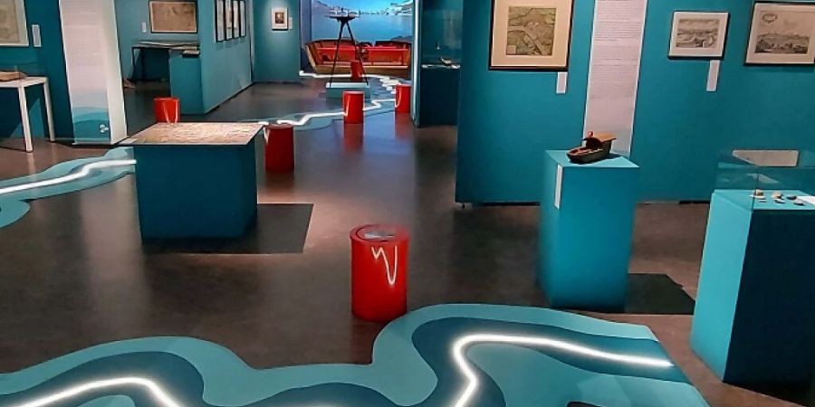 Der Oberrhein zieht sich durch die Ausstellungsräume in Lörrach.