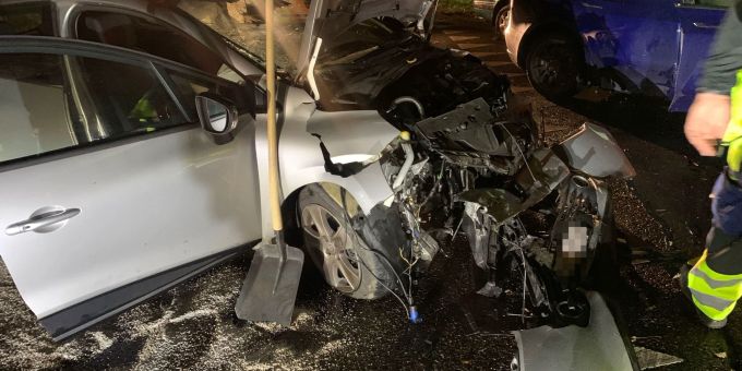 Seewen SO: Verkehrsunfall mit drei beteiligten Fahrzeugen. Seewen SO