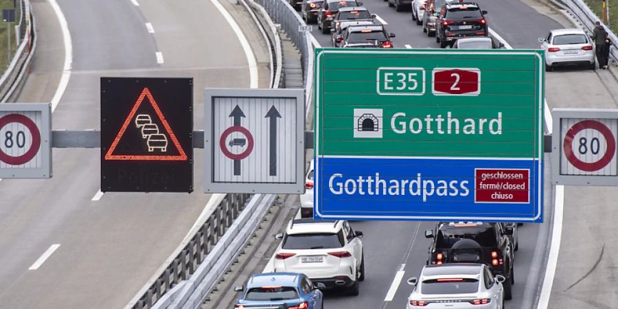 Auch an diesen Ostern wird mit Stau vor dem Gotthardtunnel gerechnet. (Archivbild)