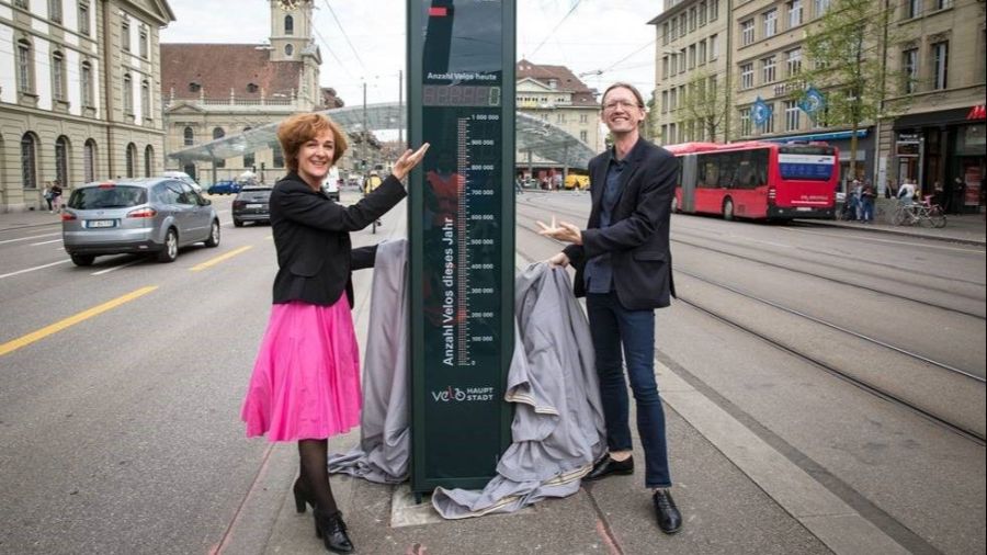 Manuk Vogel, hier mit der früheren Verkehrsdirektorin Ursula Wyss, leitet seit elf Jahren die Stadtberner Verkehrsplanung.