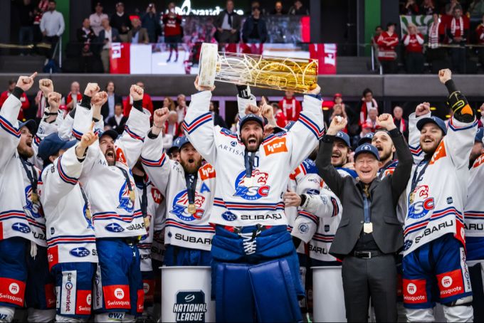 Die ZSC Lions krönen sich zum zweiten Mal in Serie zum Schweizer Meister. ZSC Lions