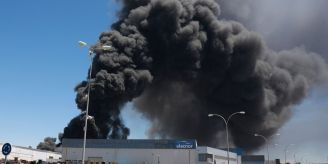Chemie-Explosion - 77.000 Spanier sollen nicht ins Freie