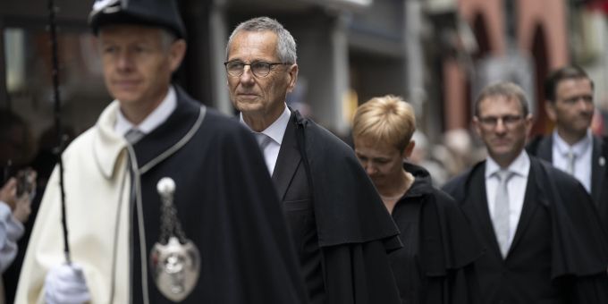 Der zurücktretende Landammann Roland Inauen auf dem Weg zur Landsgemeinde, am Sonntag, 27. April 2025, in Appenzell. Roland Inauen