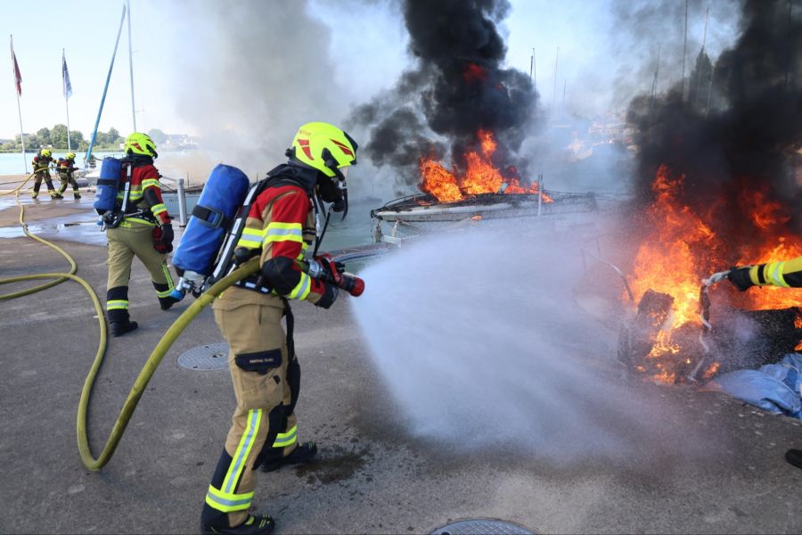 Der Brand wurde mittlerweile gelöscht.